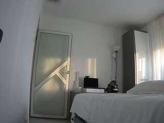 voyeurcam-charmhellen-kitchen