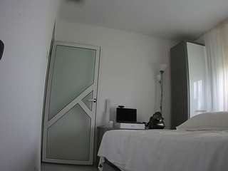 voyeurcam-charmhellen-kitchen