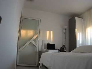 voyeurcam-charmhellen-kitchen