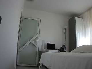 voyeurcam-charmhellen-kitchen