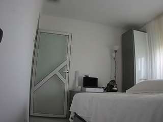 voyeurcam-charmhellen-kitchen