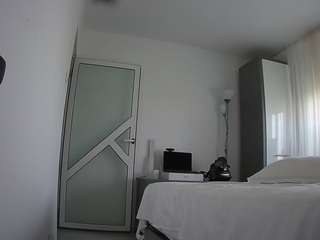 voyeurcam-charmhellen-kitchen