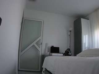 voyeurcam-charmhellen-kitchen