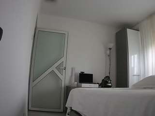 voyeurcam-charmhellen-kitchen