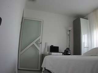 voyeurcam-charmhellen-kitchen