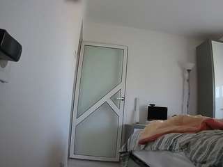 voyeurcam-charmhellen-kitchen