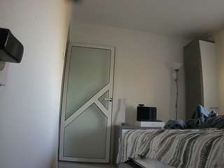 voyeurcam-charmhellen-kitchen