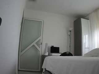 voyeurcam-charmhellen-kitchen