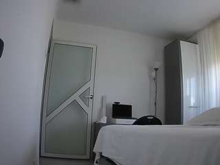 voyeurcam-charmhellen-kitchen