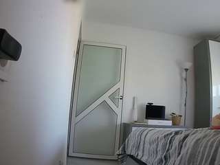 voyeurcam-charmhellen-kitchen