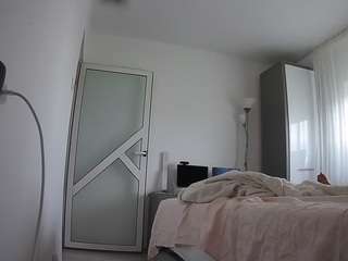 voyeurcam-charmhellen-kitchen