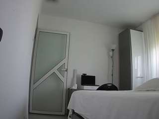voyeurcam-charmhellen-kitchen