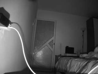 voyeurcam-charmhellen-kitchen