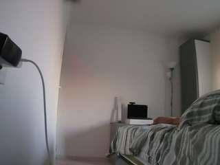 voyeurcam-charmhellen-kitchen