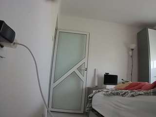 voyeurcam-charmhellen-kitchen