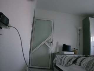 voyeurcam-charmhellen-kitchen