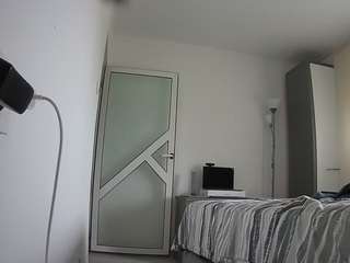 voyeurcam-charmhellen-kitchen