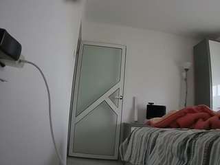 voyeurcam-charmhellen-kitchen