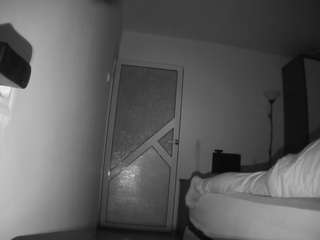 voyeurcam-charmhellen-kitchen