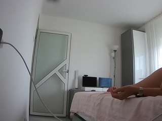 voyeurcam-charmhellen-kitchen
