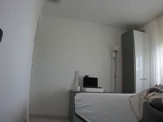 voyeurcam-charmhellen-kitchen