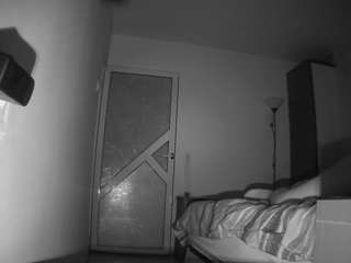 voyeurcam-charmhellen-kitchen