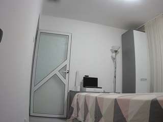 voyeurcam-charmhellen-kitchen