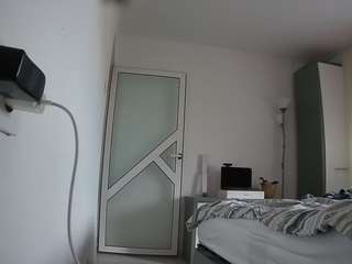 voyeurcam-charmhellen-kitchen