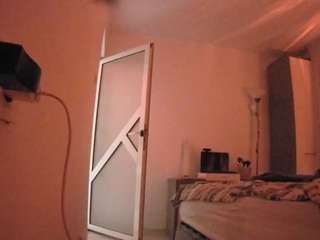 voyeurcam-charmhellen-kitchen