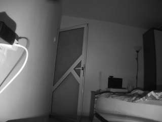 voyeurcam-charmhellen-kitchen