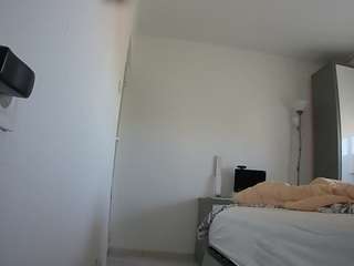 voyeurcam-charmhellen-kitchen