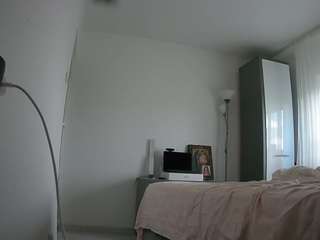 voyeurcam-charmhellen-kitchen