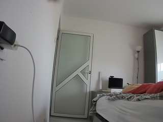 voyeurcam-charmhellen-kitchen