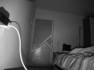 voyeurcam-charmhellen-kitchen