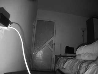 voyeurcam-charmhellen-kitchen