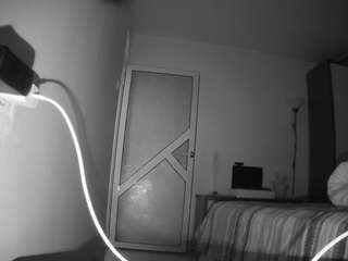 voyeurcam-charmhellen-kitchen