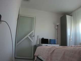 voyeurcam-charmhellen-kitchen