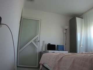 voyeurcam-charmhellen-kitchen