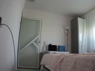 voyeurcam-charmhellen-kitchen