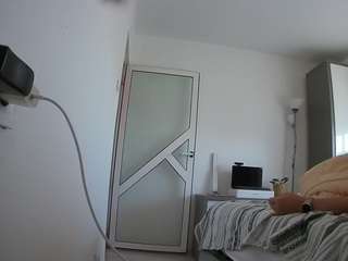 voyeurcam-charmhellen-kitchen