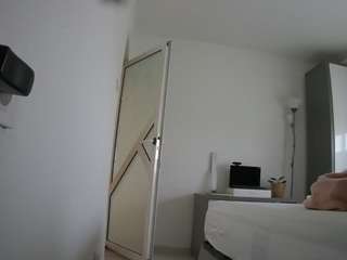 voyeurcam-charmhellen-kitchen live webcam show