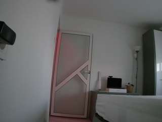 voyeurcam-charmhellen-kitchen