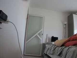 voyeurcam-charmhellen-kitchen live profile