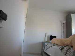 voyeurcam-charmhellen-kitchen