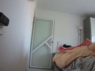 voyeurcam-charmhellen-kitchen