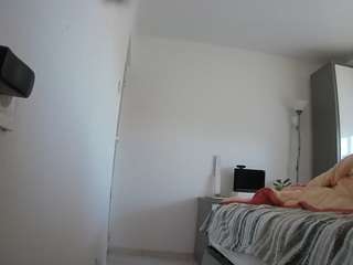 voyeurcam-charmhellen-kitchen