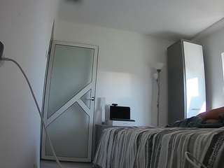 voyeurcam-charmhellen-kitchen