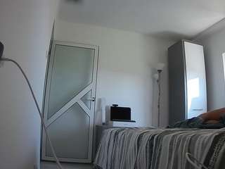 voyeurcam-charmhellen-kitchen