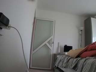 voyeurcam-charmhellen-kitchen