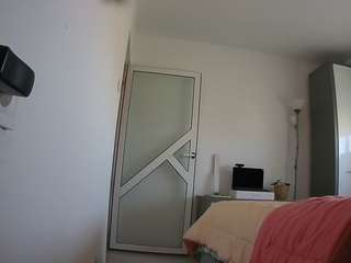voyeurcam-charmhellen-kitchen